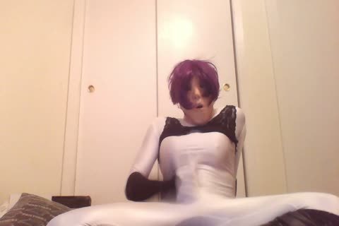 Masked tranny Goes pretty