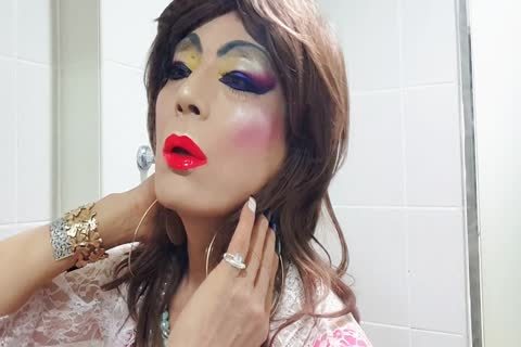 ladyboy Niclo After Makeup Masturbation4