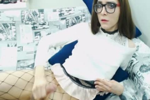 Nerdy non-professional tgirl