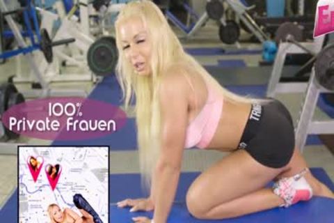 Transe Mit Operierter Fake vagina Fickt anal Im Pov Porno