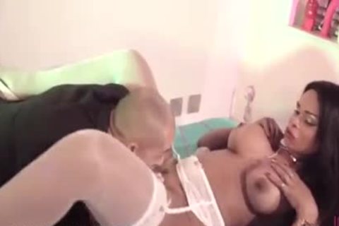 busty tranny bonks twink