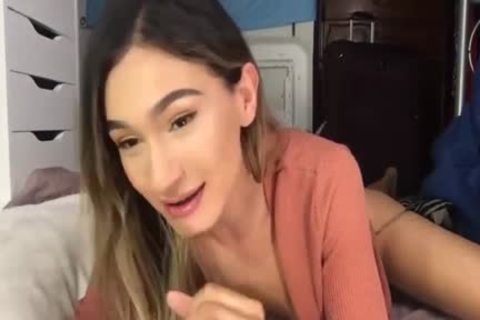 ass Shaking Ts Jerks Off