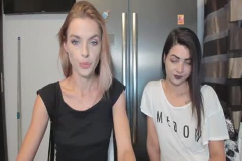 Senzuallips tranny web camera