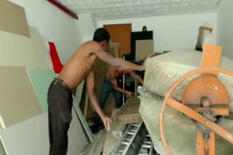 'TS Bombshell Luana Costa gets Railed By Construction Workers Till that babe Cums'