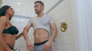 Trans Angels: Brunette Jessy Dubai dick sucking outdoors