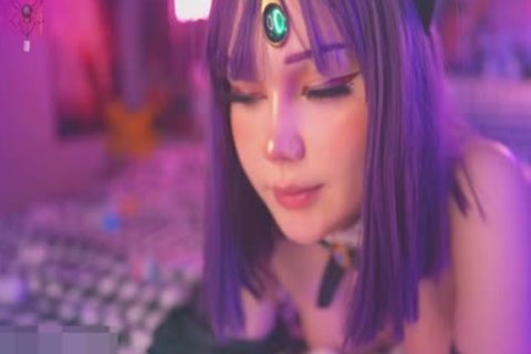 Cosplay lady-twink Princess Toying Her wazoo And sucking enormous Didlo