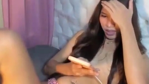 Petite slim Filipina TS Jerks On webcam