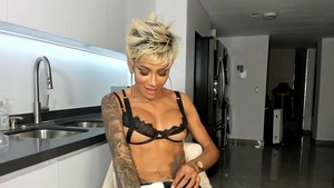 humorous shemale Entertains Herself With Her Audience